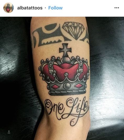 Traditional Tattoo Crown, Heart Crown Tattoo, Crown Hand Tattoo, Net Tattoo, British Tattoo, Crown Tattoo Design, Gangsta Tattoos, Sea Tattoo, Black Rose Tattoos