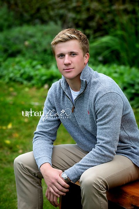 Boys Golf Senior Picture Ideas, Senior Pictures Golf Boys, Male Senior Picture Ideas, Golf Senior Pictures, Golf Pics, Senior Picture Ideas For Guys, Sr Pictures, Boy Senior Portraits, Guy Poses