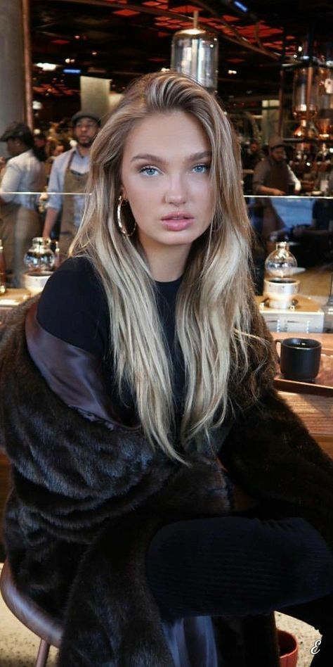 Rome Strijd Hair, Sorry Blonde Hair, Rome Strijd, Hair Styles For Long Hair, Beige Blond, Styles For Long Hair, Romee Strijd, Blonde Hair Looks, Peinados Fáciles Para Cabello Corto