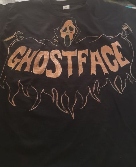 Ghostface Bleach Shirt, Bleach On Black Clothes Art, Bleach Black Shirt Diy, Grunge Shirt Design, Diy Clothes Bleach, Bleach Shirt Diy, Bleach Shirt, Sublimacion Ideas, Grunge Shirt