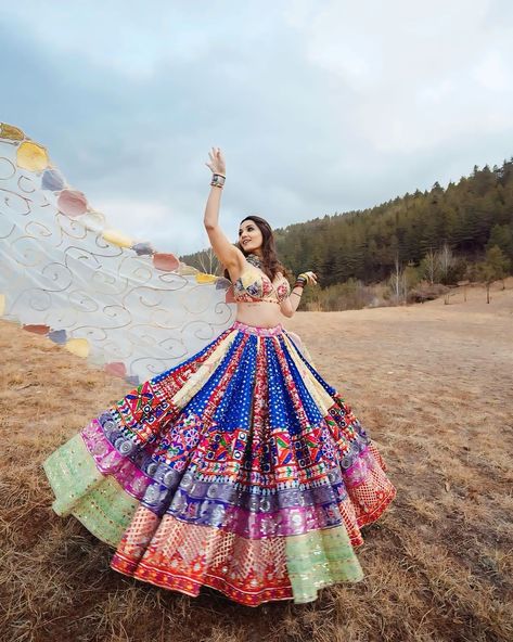 Gujarati Garba, Cotton Lehenga Choli, Garba Navratri, Print Mirror, Navratri Lehenga, Garba Dress, Navratri Garba, Indian Dresses Online, Designer Sarees Wedding