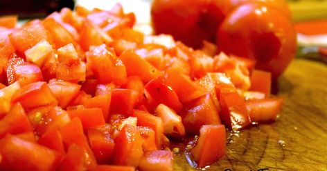 Canning Roma Tomatoes, Canning Tomatoes Water Bath, Tomatoes For Canning, Roma Tomato Recipes, Recipes With Diced Tomatoes, Canning Tomatoes Recipes, Borscht Recipe, Home Canning Recipes, Canning Recipe