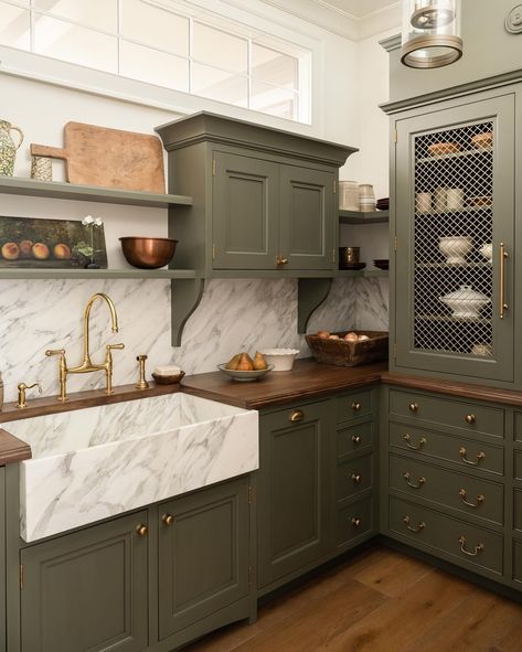 WHITTNEY PARKINSON DESIGN | I should do a side by side of this pantry, and my own currently. Mine looks like it’s been ravaged by some sort of ravenous rodent gang.… | Instagram Rustic Kitchen Cabinets, Kitchen Splashbacks, Green Kitchen Cabinets, Green Cabinets, Boho Kitchen, January 29, Green Kitchen, Rustic Kitchen, Kitchen Backsplash