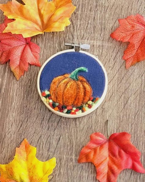 Needle Felting 2d, 2d Needle Felting, Felted Landscapes, Painting With Wool, Felted Pumpkins, 2d Painting, Selling Ideas, Felted Christmas, Pumpkin Drawing