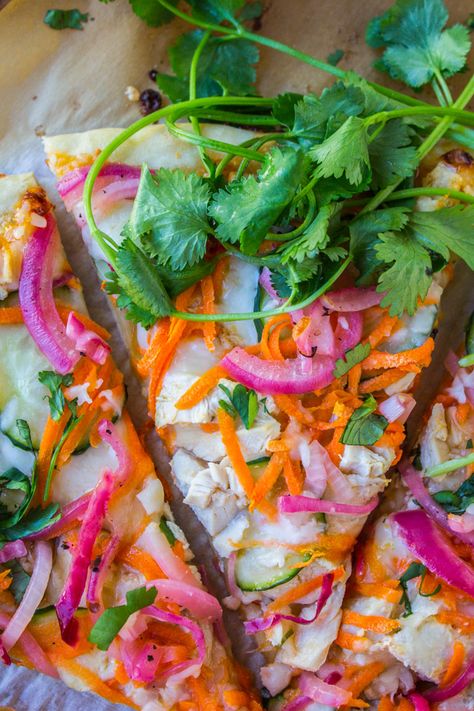 Thai Pizza with Zucchini and Pickled Onions from The Food Charlatan Thai Pizza, Pickle Appetizers, Pickle Recipes Homemade, Pickled Onion, Chile Sauce, Food Charlatan, Summer Veggies, Cauliflower Crust, Homemade Pickles