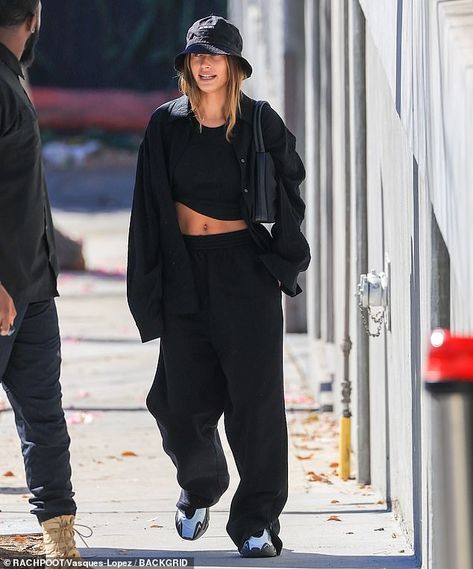 Hailey Bieber Instagram, Hailey Baldwin Street Style, Long Black Sweater, Hailey Baldwin Style, West Hollywood California, Lunch Date, Womenswear Fashion, Soho House, October 2