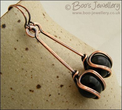 design by Boo's Jewellery Etna Volcano, Wire Jewelry Earrings, Earring Inspiration, Wire Wrap Jewelry Designs, Copper Jewellery, Bijoux Fil Aluminium, Wire Jewelry Designs, Diy Wire Jewelry, Wire Work Jewelry