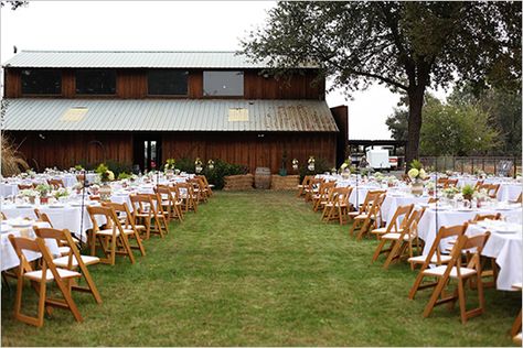 Reception Table Layout, Country Wedding Ceremony, Country Western Wedding, Country Barn Weddings, Indoor Ceremony, Outdoor Wedding Reception, Outdoor Wedding Decorations, Rustic Barn Wedding, Aisle Decor