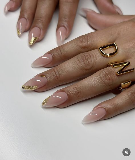 Contrast Nails, Golden Nails Designs, Brown Acrylic Nails, Bridesmaids Nails, Gold Acrylic Nails, Fancy Nail Art, Golden Nails, Fancy Nails Designs, Nails Now