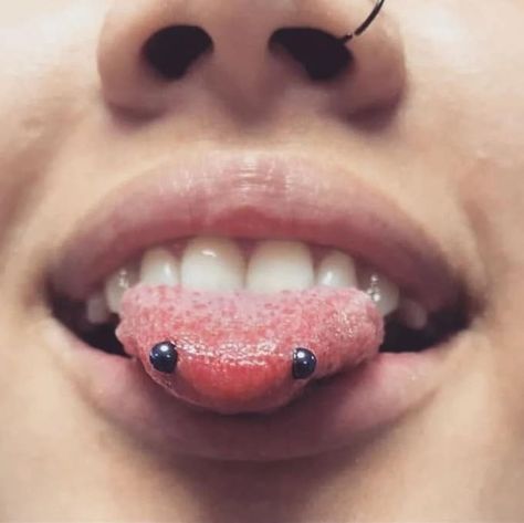 Best 30+ Snake Eyes Piercing Everything You Need To Know Scoop Piercing, Snake Eyes Piercing Jewelry, Snake Eyes Tongue Piercing, Piercing Snake, Venom Piercing, Piercing Guide, Snake Eyes Piercing, Oral Piercings, Piercing Tongue