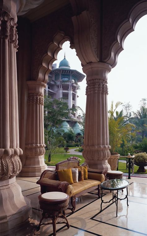 Leela Palace Bangalore, India Palace, Travel Honeymoon, India Architecture, India Asia, Indian Architecture, Rajasthan India, Islamic Architecture, Sitting Area