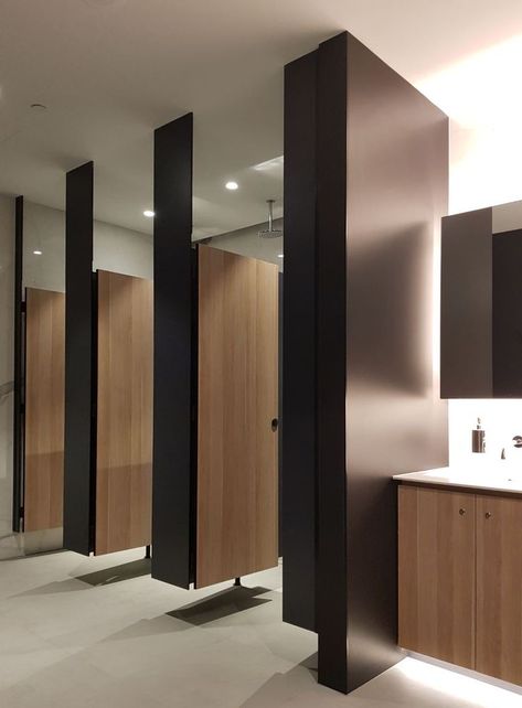 Office Bathroom Design, Commercial Bathroom Ideas, Public Restroom Design, Commercial Bathroom Designs, محطة وقود, Public Shower, Toilet Design Modern, Cubicle Design, Compact Laminate