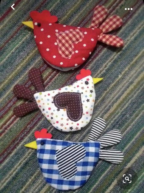 Coin Purse Tutorial, Chicken Crafts, Scrap Fabric Crafts, Fabric Toys, Small Sewing Projects, Fabric Christmas Ornaments, Applique Patterns, Easy Sewing Projects, Diy Couture