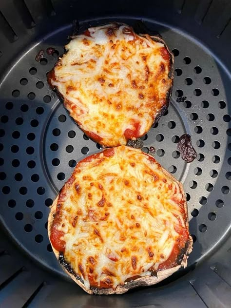 Air Fryer Egg Bites, Air Fryer Tortilla Pizza, Portabella Pizza, Meal Prep Breakfasts, Air Fryer Tortilla, Portobello Pizza, Portabella Mushrooms Recipes, Portobello Mushroom Recipes, Mushroom Pizza