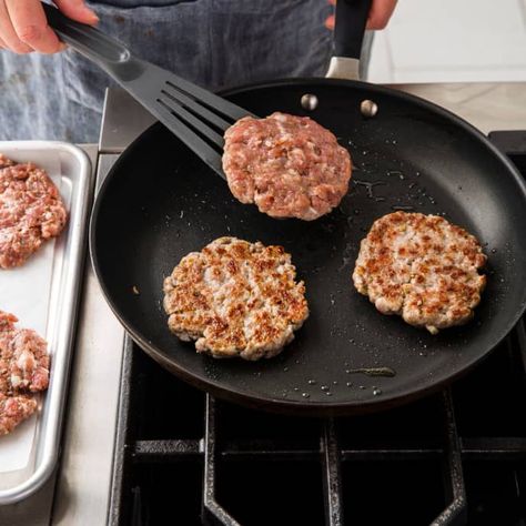 Easy Sweet Italian Sausage Patties | Cook's Country SEASON 12: Italian Comfort Food Classics. Let's take the mystery out of how the sausage gets made. SERVES: Makes 6 patties. For an easy, all-purpose Italian sausage that's perfect in pasta sauce or on top of a pizza and that's full of pungency, spice, and personality, we started with coarsely ground pork. Using a stand mixer to combine the pork and seasonings helped extract more sticky proteins to bind the sausage. Sausage Patty Recipes, Cooking Italian Sausage, Italian Sausage Patties, Sweet Italian Sausage Recipes, Recipes Using Ground Turkey, Easy Sausage Recipes, Homemade Italian Sausage, American Test Kitchen, Test Kitchen Recipes