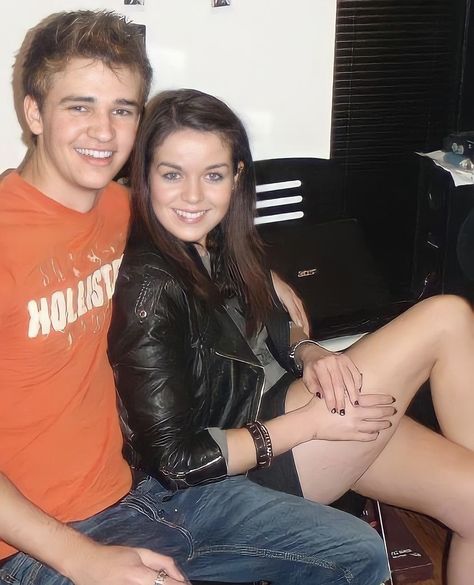 Burkely Duffield, Jade Ramsey, Cast Behind The Scenes, House Of Anubis, Brighton England, Brighton, Behind The Scenes, Leather Skirt