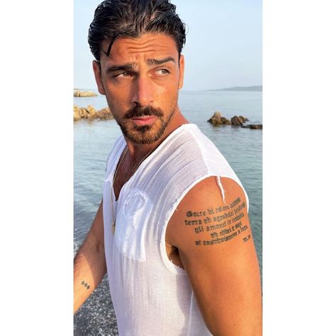 Michele Morrone Tattoo, Handsome Italian Men, Simple Tattoos For Guys, Spanish Men, Hispanic Men, Michele Morrone, Boys Fits, Small Tattoos For Guys, Italian Men