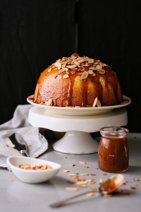 Caramel sponge pudding Sponge Pudding Recipe, Sponge Pudding, Caramel Custard, Pudding Cupcakes, Fruity Recipes, Baked Caramel, Caramel Desserts, Custard Cake, British Baking