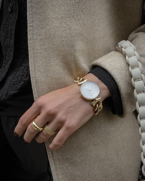 Favorite watch 🤍 Nordgreen Unika (white 32mm dial, chain strap). This Valentine’s day don’t miss up to 20% off on Gift Sets + 15% extra with code INSIDEOUT on all Nordgreen products (link in my bio). International shipping available:) @nordgreenofficial #nordgreenwatches #nordgreen #scandinavianfashion #sustainableaccesories #timelessjewelry Scandinavian Fashion, 20 % Off, Timeless Jewelry, Chain Strap, Gift Set, Coding, Street Style, Chain, Gifts