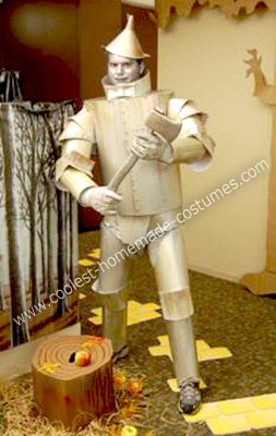 Homemade Tin Man Costume: This Tin Man costume was made for my office Halloween party.  My group decided to do the theme of The Wizard of Oz.  I wanted to be the Tin Man since he Halloween Blessings, Diy Tin Man Costume, Office Halloween Party, Tin Man Costume, Wizard Of Oz Costumes, The Wizard Of Oz Costumes, Diy Costumes Men, Tin Man Costumes, Zoo Boo