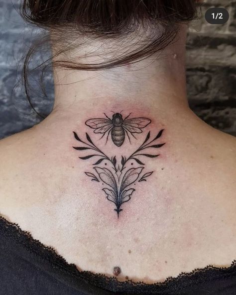 Bee Neck Tattoo, Personal Tattoos, Bee Tattoos, Inspiration Tattoos, Flash Tattoos, Bee Tattoo, Tax Return, Tattoo Inspo, Tattoo Idea