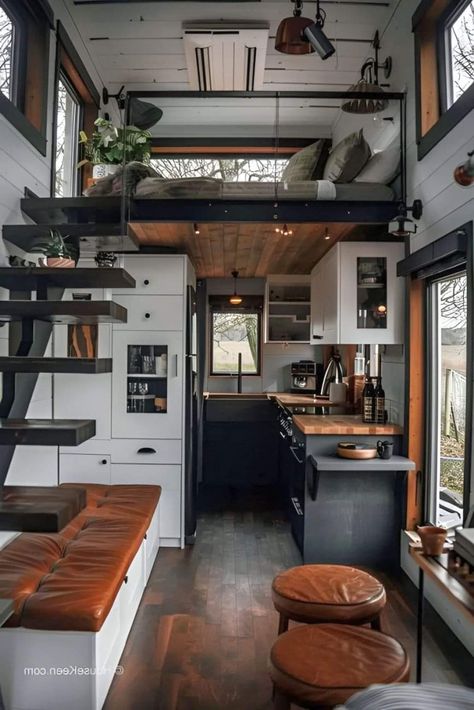 House Dark Interior, Tiny House Kitchens, House Interior Ideas, Loft House Design, Shed Interior, Maximize Small Space, Tiny House Loft, House Loft, Small Sheds