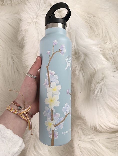 Hydroflask Painting, Painted Hydroflask, Hydro Painting, Flask Art, Custom Hydro Flask, Water Bottle Art, Hydro Flask Bottle, Hydro Flask Water Bottle, Trendy Water Bottles