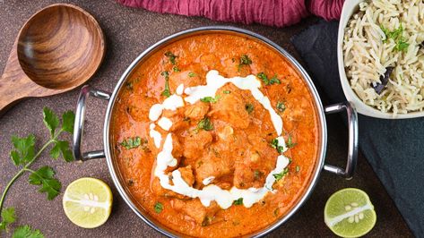 Gordon Ramsay's butter chicken takes under an hour to cook and makes the perfect family-friendly fakeaway for a Friday night. Jamie Oliver Butter Chicken, Gordon Ramsay Butter Chicken Recipe, Gordon Ramsay Butter Chicken, Butter Chicken Sauce, Homemade Naan Bread, Poultry Dishes, Butter Chicken Recipe, Sauce For Chicken, Curry Chicken Recipes