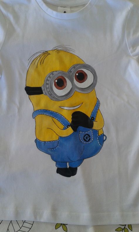 Tshirt Painting Ideas Acrylics, T Shirt Painting Ideas Creative, Painted Tshirt, Diy Bag Painting, Minion Painting, Acrylic Paint On Fabric, Paint Shirt, Fabric Paint Shirt, Textile Painting