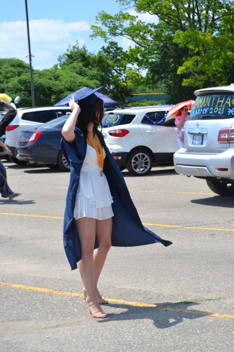 Graduation Dress With Cap And Gown, Dresses For Graduation High School, White Graduation Dress High School, White Graduation Gown, White Cap And Gown, Graduation Outfit Ideas High School, High School Dresses, Graduation Dress High School, Gown Graduation