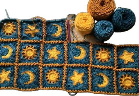 Sun and Moon Granny Squares by AlyssiaCreates (Etsy) Star Granny Square by AlyssiaCreates (YouTube Tutorial) Flat Braid Join... Confection Au Crochet, Crochet Design Pattern, 자수 디자인, Fun Crochet Projects, Crochet Diy, Diy Crochet Projects, Sun And Moon, Crochet Granny, Learn To Crochet