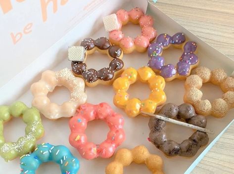 Mochi Donut Recipe, Easy Mochi, Kawaii Baking, Mochi Donuts Recipe, Donut Pictures, Mochi Donut, Types Of Donuts, Aesthetic Dessert, Donut Filling