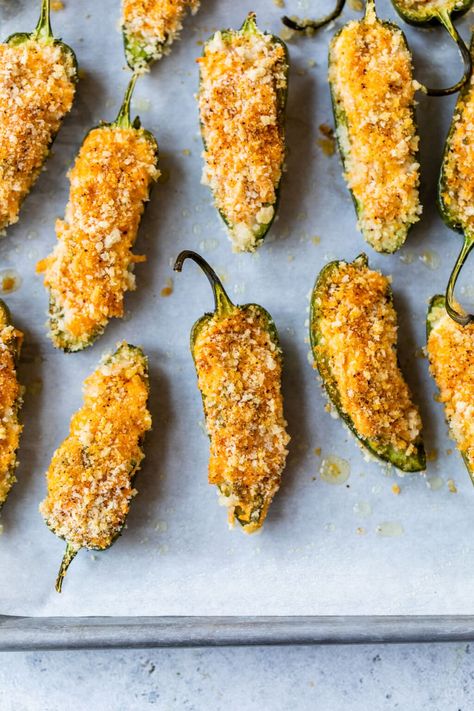 I love jalapeño poppers AND buffalo chicken so I decided to combine them both and really spice things up! #jalapenopoppers #buffalochicken #appetizers #superbowl Chicken Jalapeno Poppers, Appetizers Superbowl, Jalapeno Popper Chicken Recipe, Chicken Jalapeno, The Novice Chef, Novice Chef, Popper Chicken, Bacon Wrapped Jalapeno Poppers, Jalapeno Popper Recipes