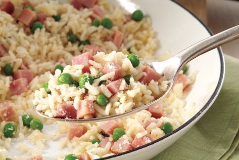 Make your weeknight special with our recipe for Easy Creamed Rice with Ham Slow Cooked Ham, Ham And Peas, Shrimp Fried Rice Recipe, Creamed Rice, Peas Recipe, Rice Skillet, Ham Steaks, Creamy Rice, Skillet Dinners