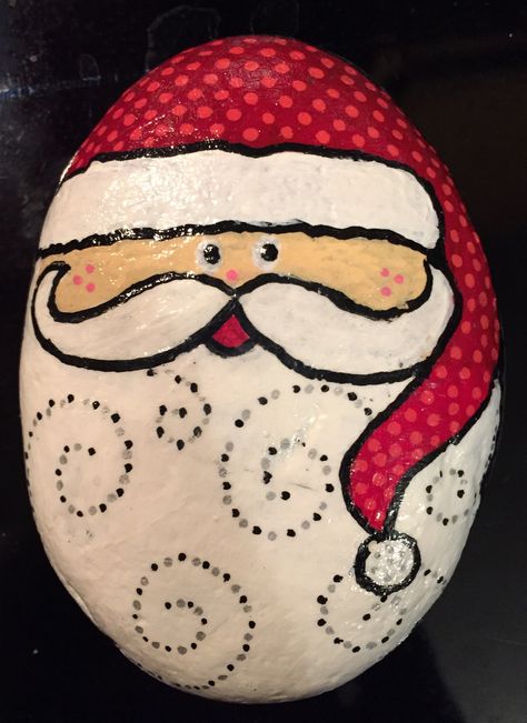 Santa painted rock Santa Claus Rock Painting, Santa Painted Rocks Ideas, Rock Painting Santa, How To Paint Santa Stones, Santa Rocks Painted, Santa Rock Painting, Santa Painted Rocks, Santa Stones, Santa Rocks