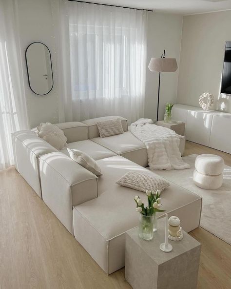 Modern White Living Room, Apartment Living Room Design, Dream Apartment Decor, Home Design Living Room, White Living Room, Elegant Living Room, Apartment Inspiration, Living Room Colors, Living Room Inspo