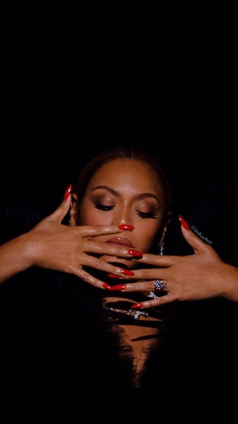 Beyonce Homecoming Wallpaper, Disco Barbie Aesthetic, Beyonce Tiffany, Beyonce In Black, Beyonce Wallpaper Aesthetic, Dracula Nails, Beyoncé Aesthetic, Bride Of Dracula, Beyonce Aesthetic