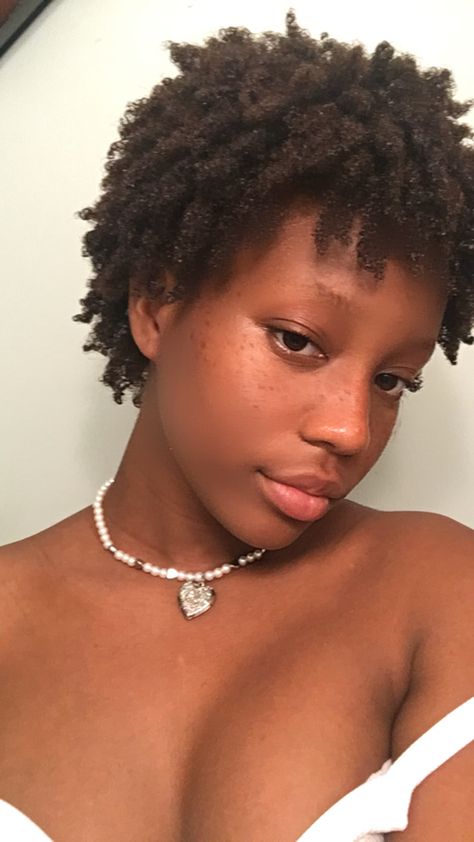 4c Short Afro, 4c Twa Hairstyles, Healthy Black Hair, Natural Hair Pictures, Hair Like Wool, Natural Hair Accessories, Twa Hairstyles, Short Box Braids Hairstyles, Short Box Braids