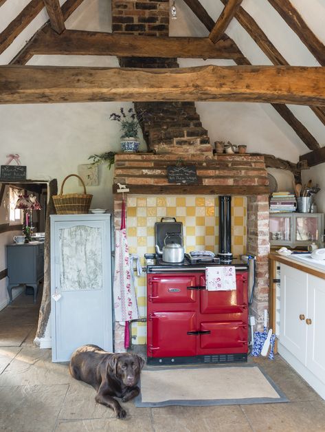 1800s Decor, Period Living, Traditional Kitchen Design, Irish Cottage, Cottage Style Home, Cottage Inspiration, Country Cottage Decor, Cottage Style Homes, English Cottage Style