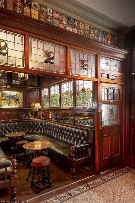 English Pub Interior, Irish Pub Design, Afro Hairstyles Women, Pub Interior Design, Pub Interior, Pub Design, Home Pub, British Pub, Old Pub