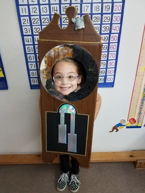 Hickory Dickory Dock Costume, Hickory Dickory Dock, Hickory Dickory, Fairytale Nursery, Purim, Nursery Rhymes, School Projects, Fairy Tales, Nursery