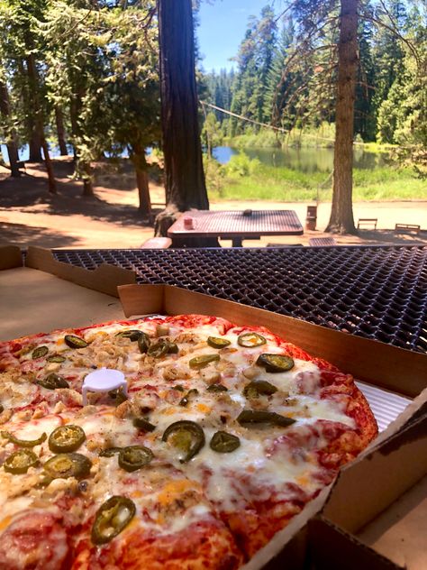 lunch in the mountains Lake Picnic, Quick Lunch, Quick Lunches, Pepperoni Pizza, Pizza, Lake, Quick Saves, Pizzas