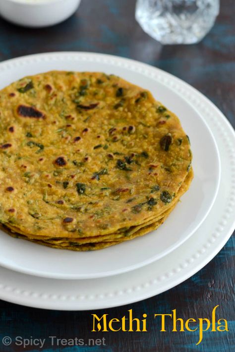 Methi Thepla Palak Paratha Recipe, Thepla Recipe, Methi Thepla, Palak Paratha, Mix Vegetable Recipe, Simple Baking Recipes, Indian Breads, South Indian Recipes, Simple Baking