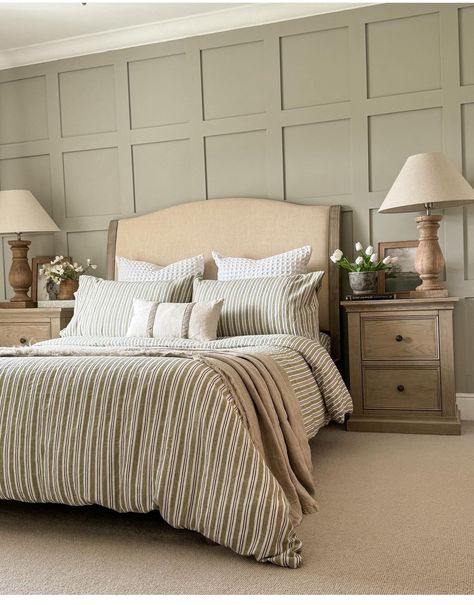 Georgian Bedroom Ideas, Green Inspo, Date List, Georgian House, Sage Green Bedroom, Luxury Bedroom Decor, Glam Living Room, Luxury Bedroom Design, Green Bedroom