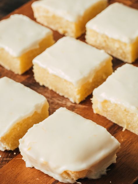 Homemade Lemonies Homemade Lemonies, Lemon Cups, Hot Desserts, Carrot Cakes, Lemon Dessert, Lemon Squares, Biscuit Recipes, Bake Goods, Lemon Dessert Recipes