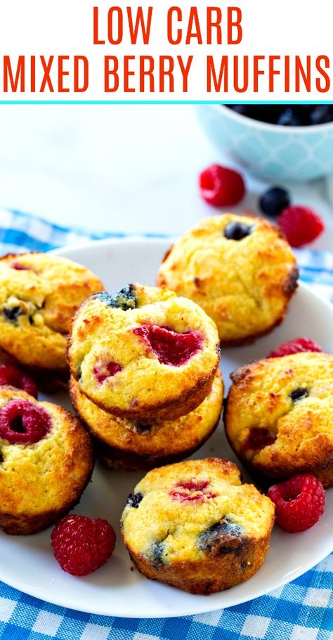 Breakfast Recipes Keto, Mixed Berry Muffins, Sugar Free Breakfast, Keto Buns, Desayuno Keto, Keto Blueberry, Low Fat Low Carb, Postre Keto, Berry Muffins