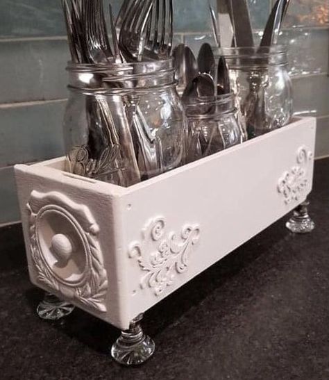 Drawers Repurposed, Shabby Chic Diy Crafts, Sewing Machine Drawers, Old Sewing Machines, Shabby Chic Diy, Furniture Renovation, Repurposed Furniture Diy, Refurbished Furniture, Diy Crafts For Home Decor