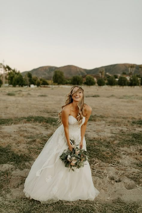 Fun Bridal Photoshoot, Outdoor Bridal Photoshoot Ideas, Outdoor Bridal Photos, Individual Bride Photos, Bride Only Photos, Bridals Photo Ideas Just Bride, Solo Bride Photos, Bridals Photo Ideas, Bridal Pictures Ideas