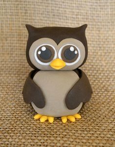 Fondant owl cake topper, so sweet for fall! Created by Adorn Cake Design… Fondant Owl, Owl Cake Topper, Owl Cakes, Clay Owl, Owl Cookies, Owl Cake, Fondant Animals, Cake Topper Tutorial, Owl Party