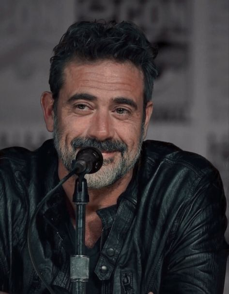 Jeff Dean Morgan, Jeffrey Dean Morgan Negan, Jeffery Dean, Negan Twd, John Winchester, Taika Waititi, Jeffrey Dean, Jeffrey Dean Morgan, Evan Peters